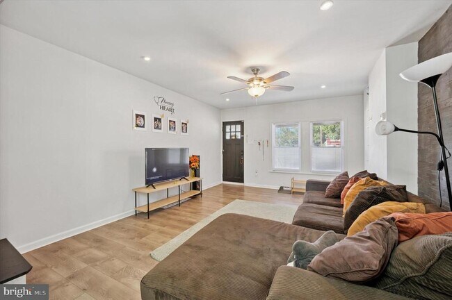 Building Photo - 457 N Edgewood St