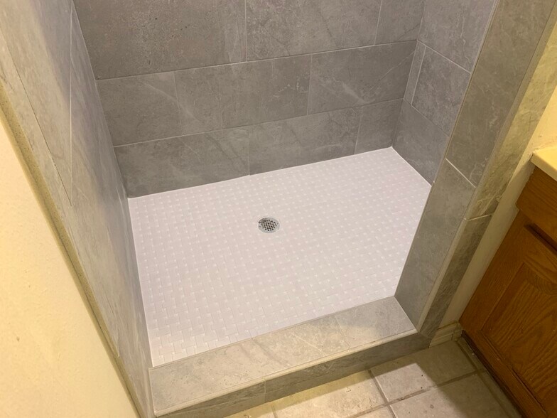 New Master Bath - 5005 Ash Ct