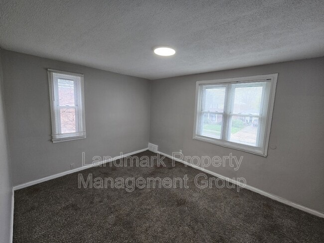 Building Photo - 8880 Rutherford St