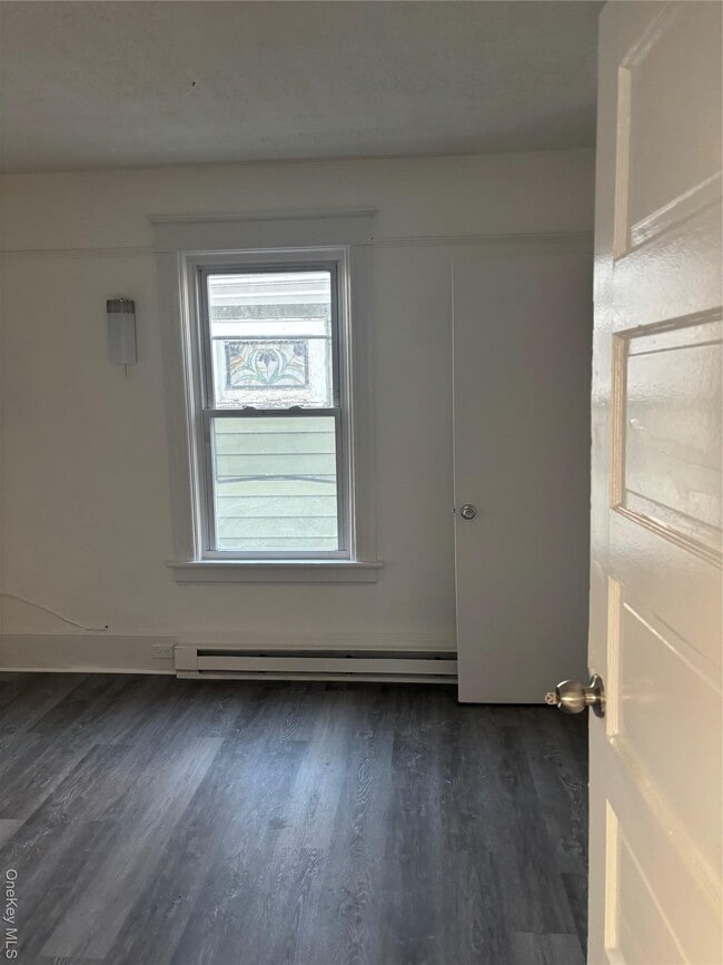 Building Photo - 20 N White St