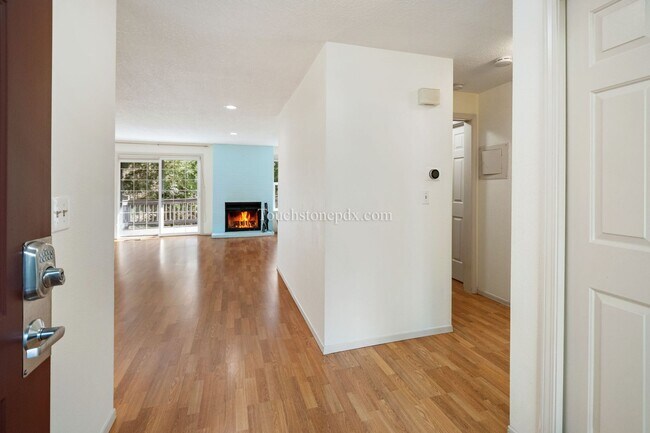Building Photo - Move in by June 15 and get 2 weeks FREE! Charming Beaverton Home with Fireplace, Deck, and Attach...