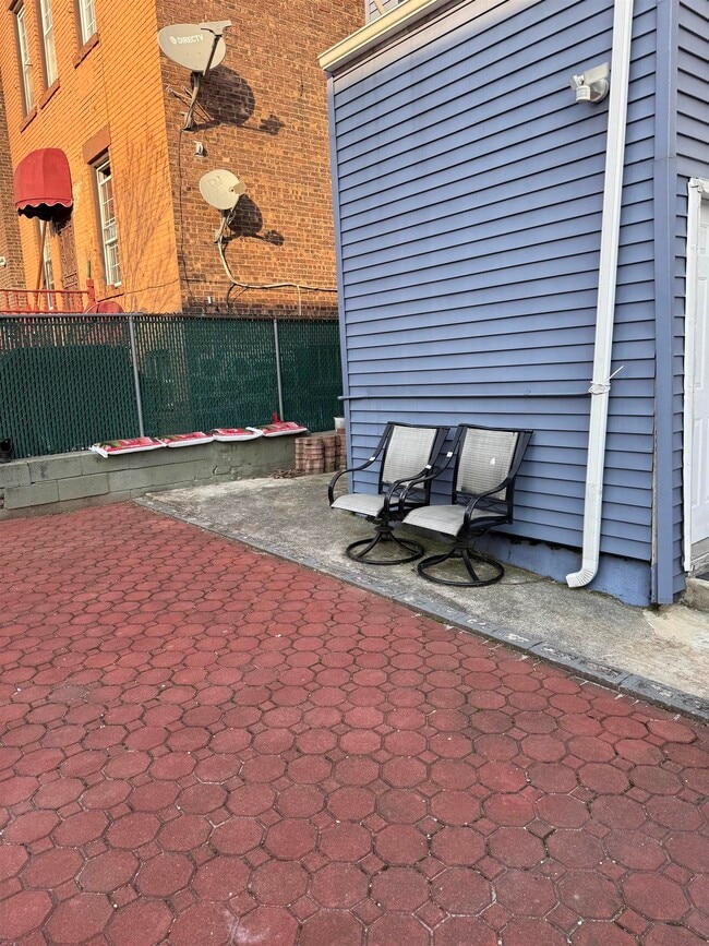 Building Photo - 1207 Central Ave