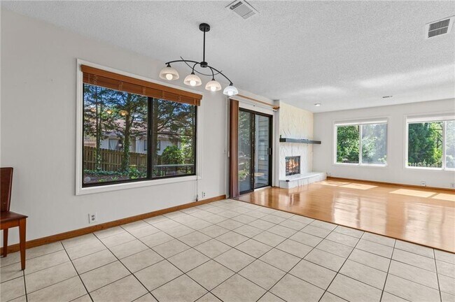 Building Photo - 890 Muirfield Ridge NE