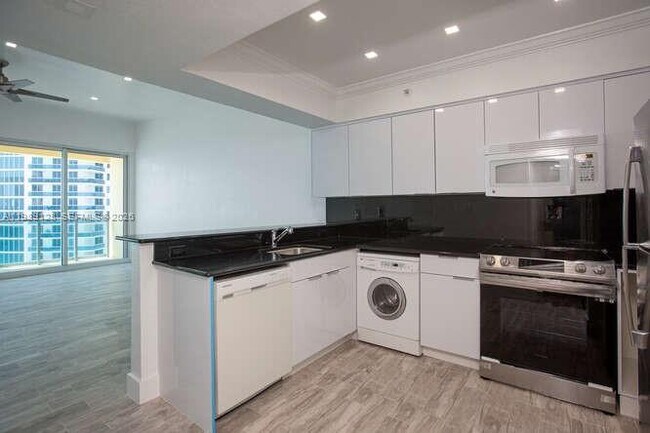 Building Photo - 2501 S Ocean Dr