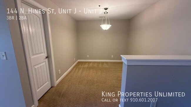 Building Photo - 144 N Hines St