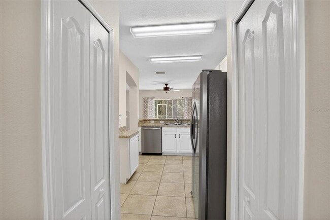 Building Photo - 15843 Fishhawk View Dr