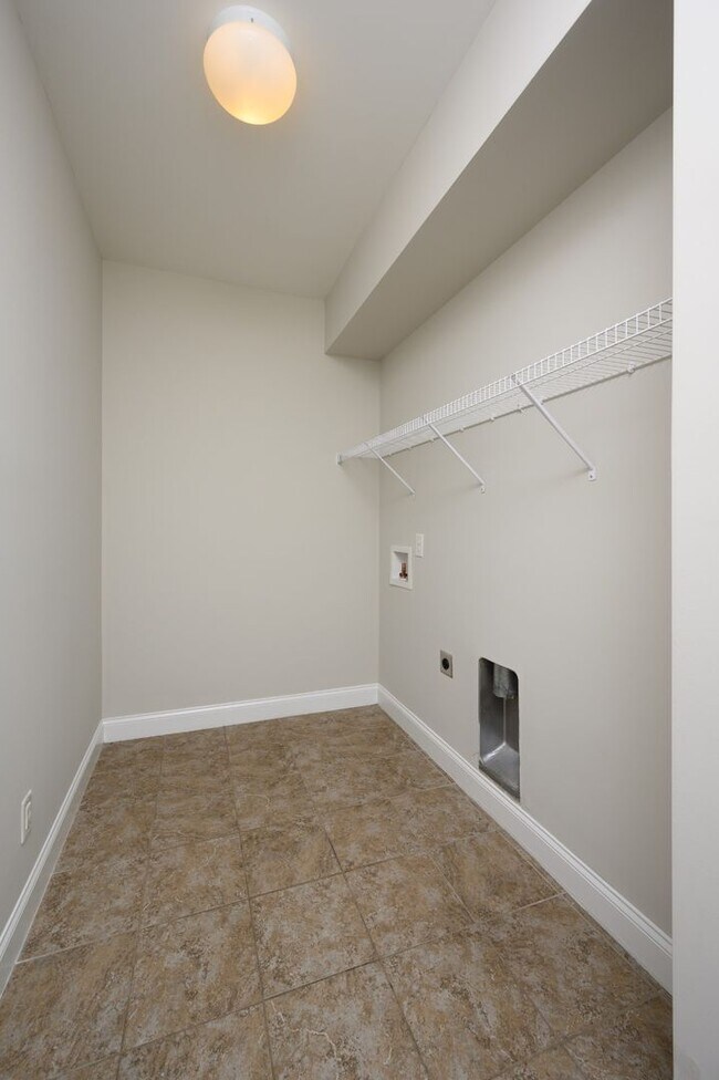 Building Photo - **RARE, EXECUTIVE HOME ON OVER HALF AN ACRE IN WILLIAMSON COUNTY BRENTWOOD ZONED FOR BRENTWOOD MI...