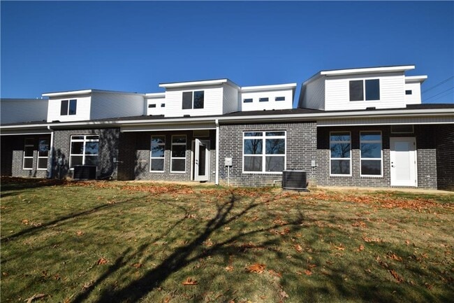 Building Photo - 1821 Lapis Ave