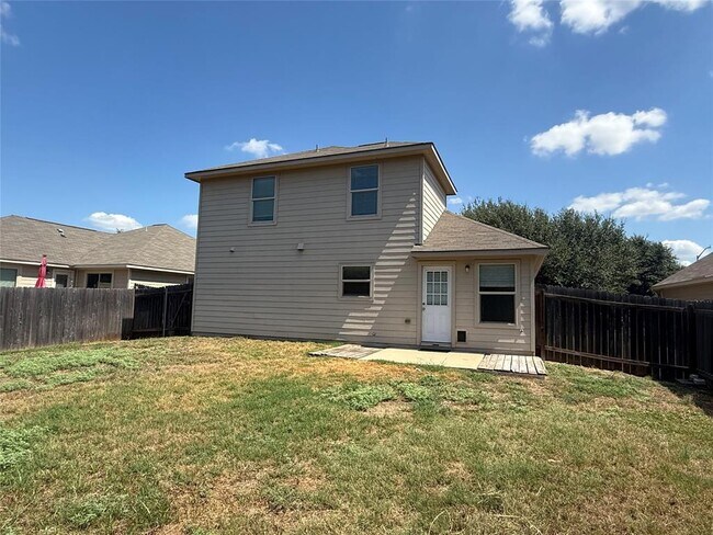 Building Photo - 236 Falcon Ln