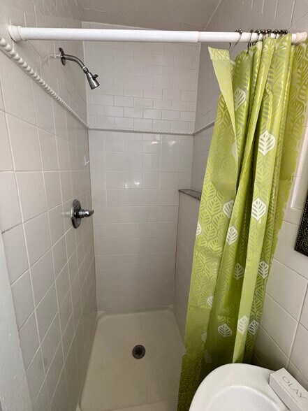 Building Photo - 375 Weaverville Rd