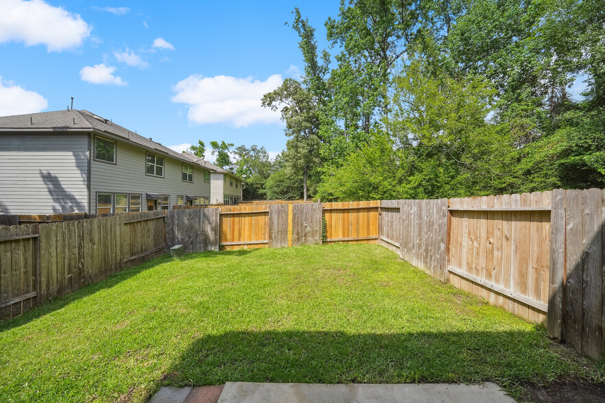 Building Photo - 10 Fairlee Ct