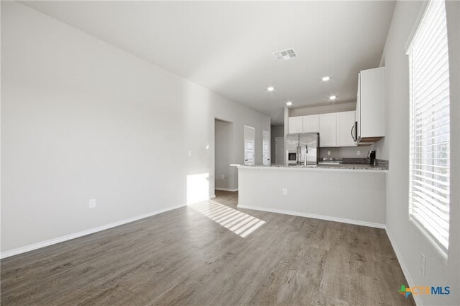 Building Photo - 292 Legacy Cir