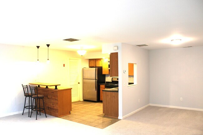 Building Photo - 38 Woodhill Rd