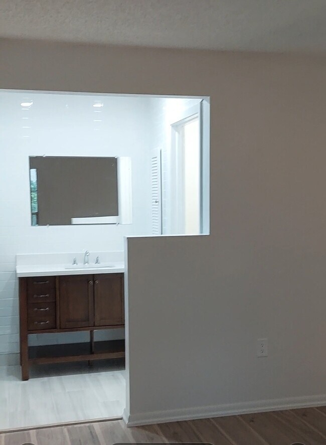 Building Photo - 3648 Boca Ciega Dr