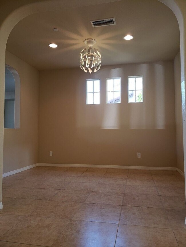 Building Photo - 3+2.5 Single Family Home at Riverpark