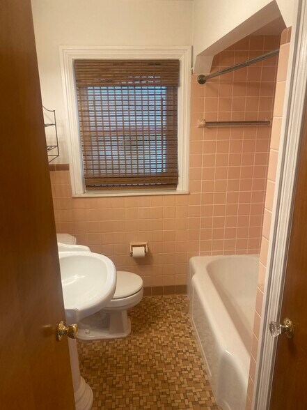 Building Photo - 531 Atlantic St