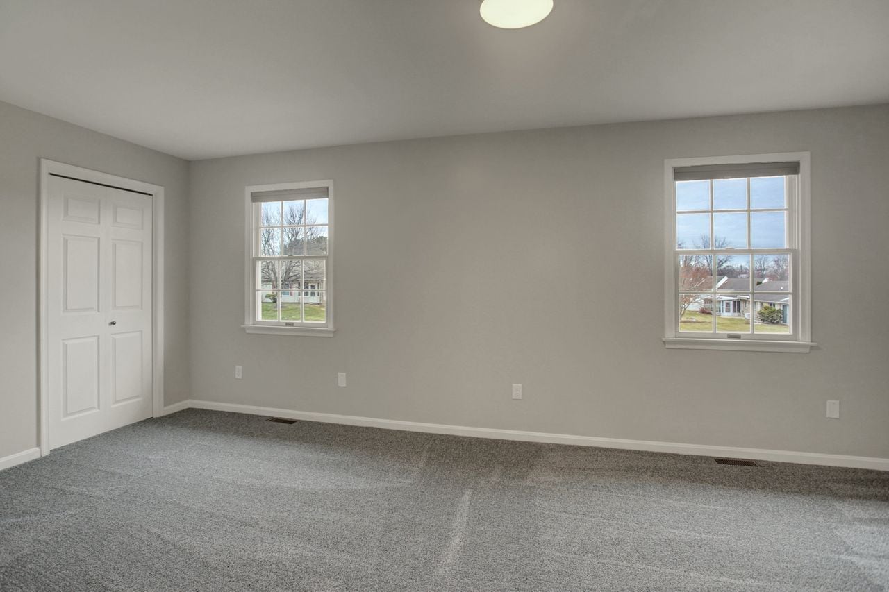 Building Photo - 2367 McCleary Dr