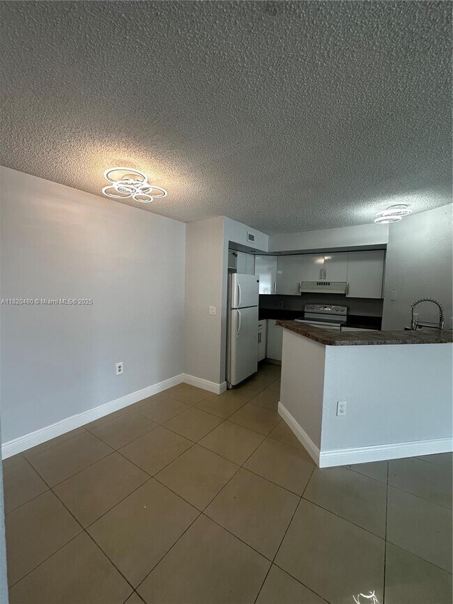 Building Photo - 12760 Vista Isles Dr