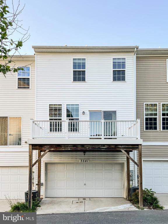 Building Photo - 3541 Woodlake Dr