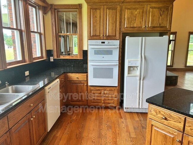 Building Photo - 33 Hodge Farm Ln