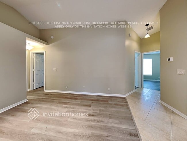 Building Photo - 13036 Meadowbreeze Dr