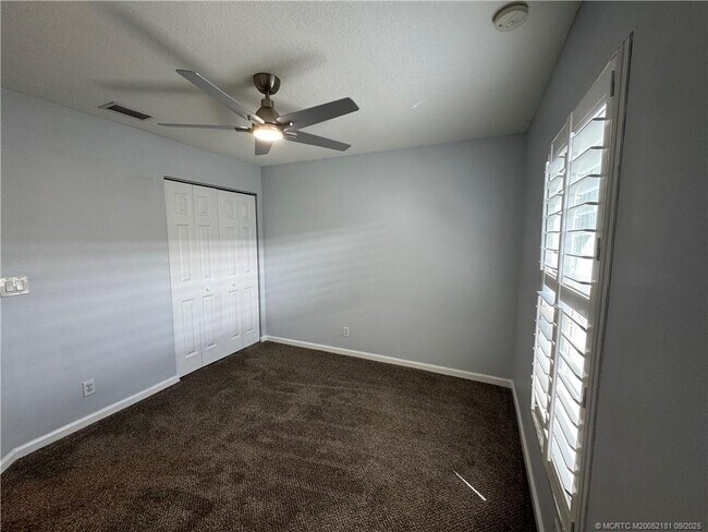 Building Photo - 4567 SE Murray Cove Cir