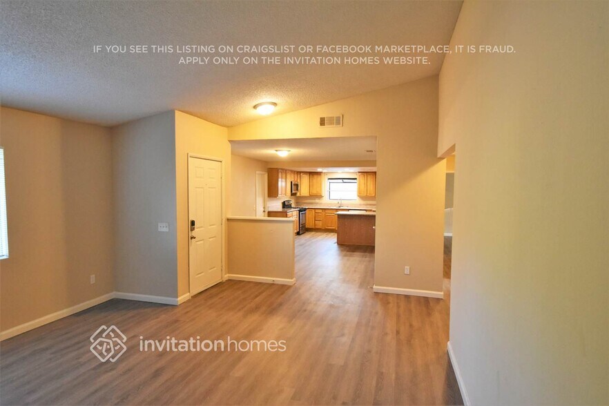 Building Photo - 11125 Arlington Ave