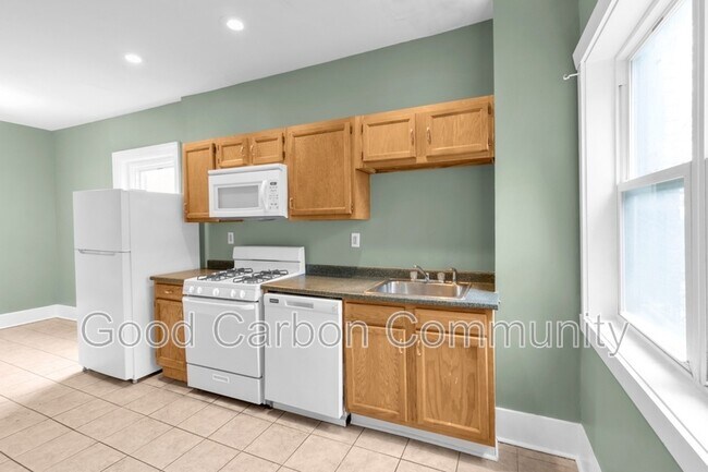 Building Photo - 718 Ashland Ave