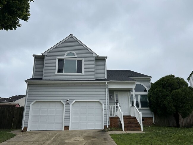 Primary Photo - Beautifully renovated 4 bedroom home in Vi...