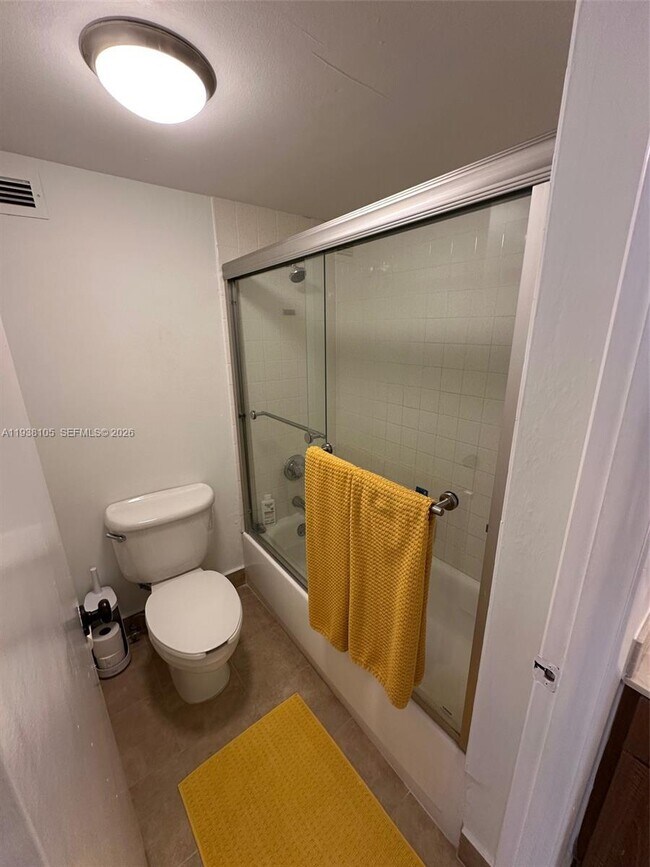 Building Photo - 6039 Collins Ave