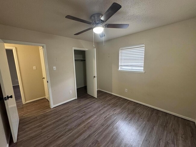 Building Photo - 601 Chicago Ave