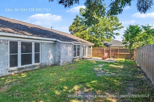Building Photo - 412 Woodland Park Dr