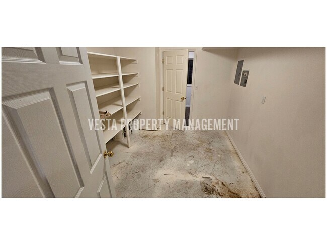 Building Photo - 981 Hudson St