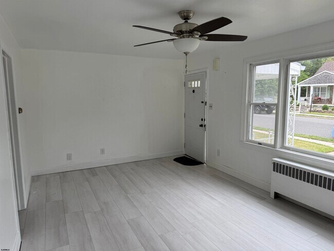 Building Photo - 105 W Edgewood Ave