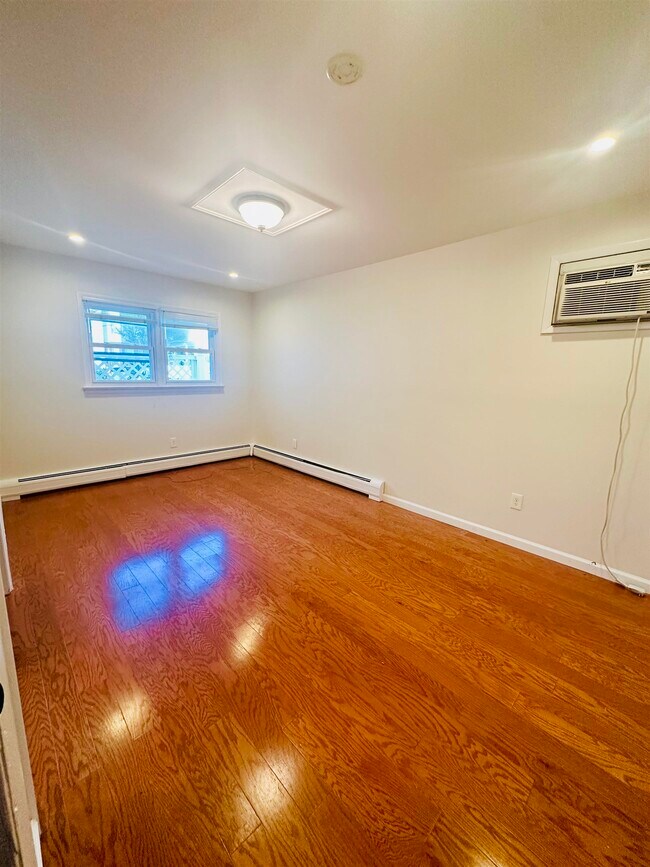 Building Photo - 2105 Palisade Ave