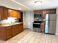 Building Photo - 204 S Main St