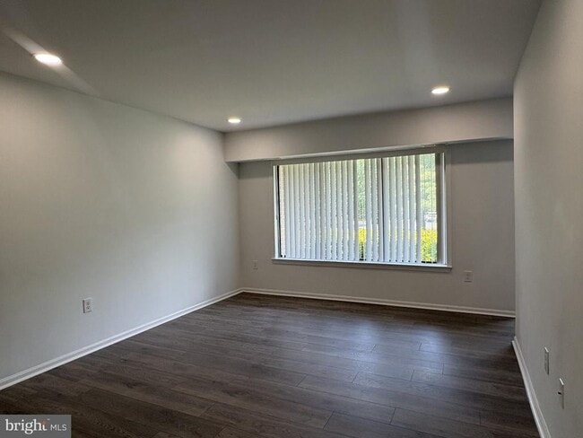 Building Photo - 9574 Jayhawk Terrace