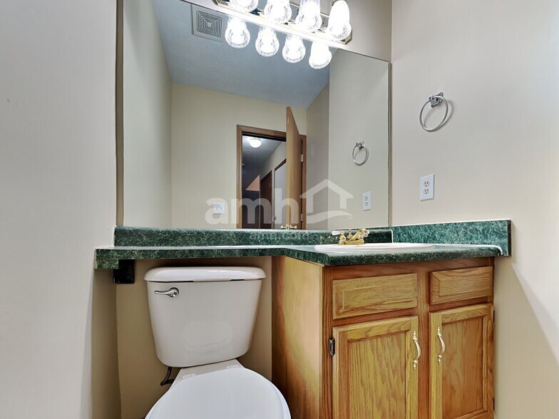 Building Photo - 1209 Nottingham Rd