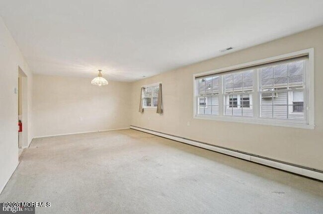Building Photo - 192 Charlotteville Dr S