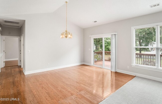 Building Photo - 2 Rockville Way