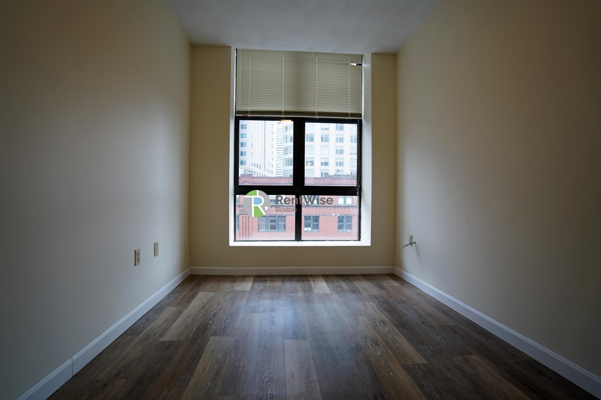 Building Photo - 81 Essex St