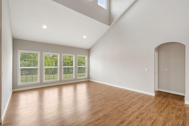 Building Photo - 2420 Boulder Springs Dr