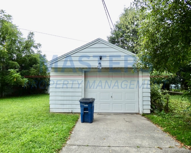 Building Photo - 3 Bed 1 Bath Toledo Home
