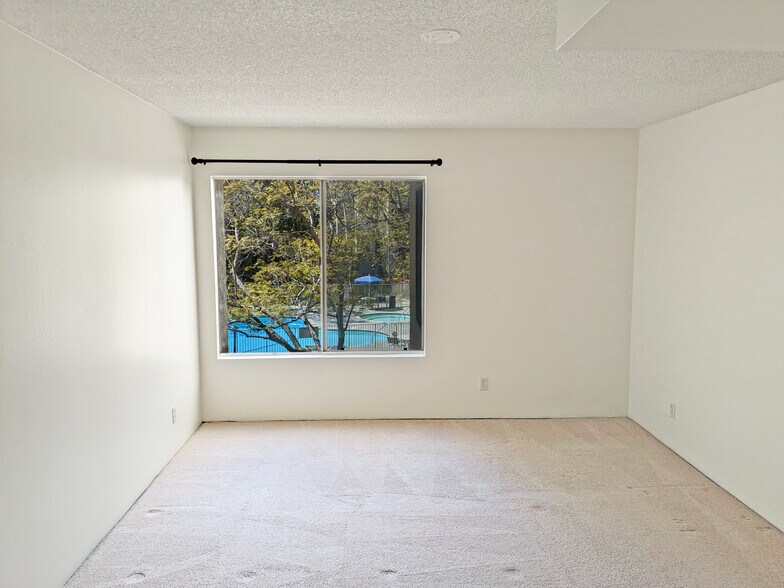 Building Photo - 9204 Summertime Ln