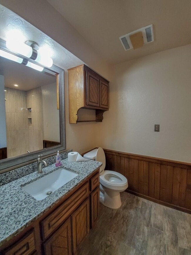 Building Photo - 3 bedroom 2 bath home in Shawnee