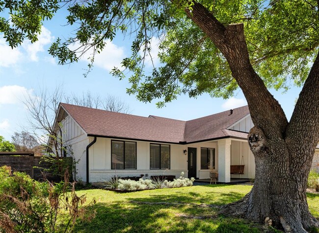 Building Photo - 6601 Blarwood Dr