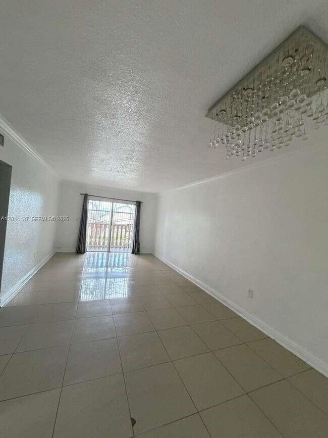 Building Photo - 575 W 69th St