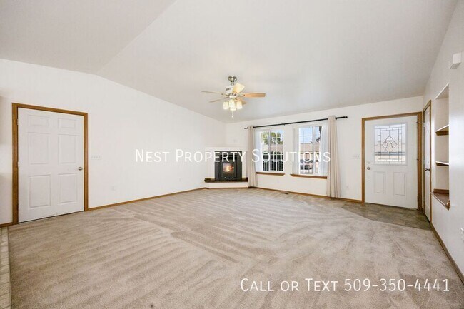 Building Photo - 807 Westshore Dr NE