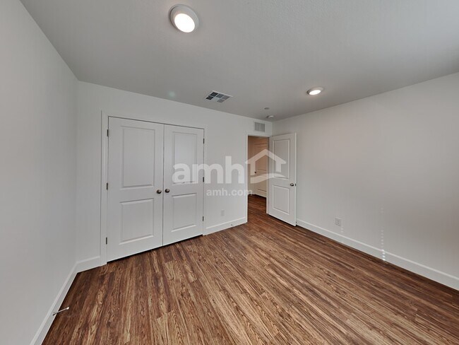 Building Photo - 3360 Blodwen St