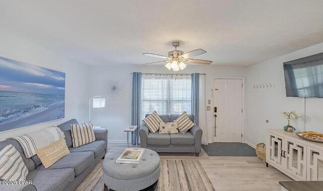 Building Photo - 17462 Front Beach Rd